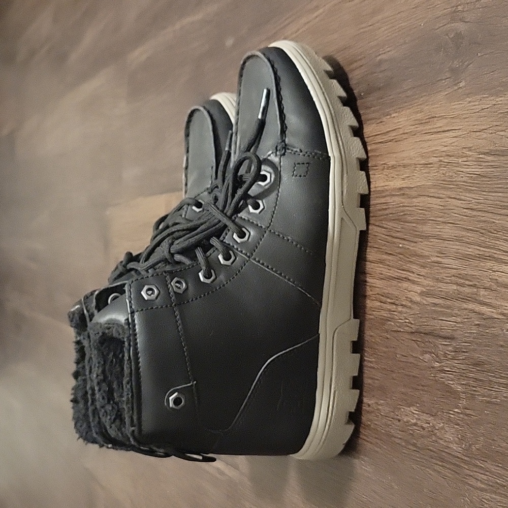 DC Winter Boots